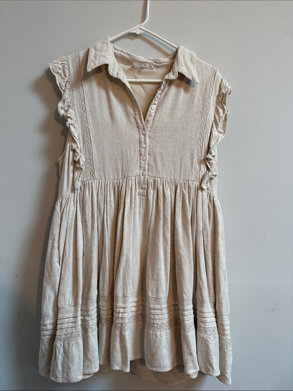 Sleeveless Cream Button-Front Casual Dress with Ruffle Detail
